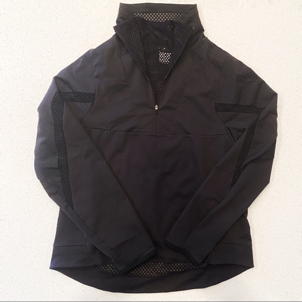 NWT Nike Women’s motion cover up half zip jacket